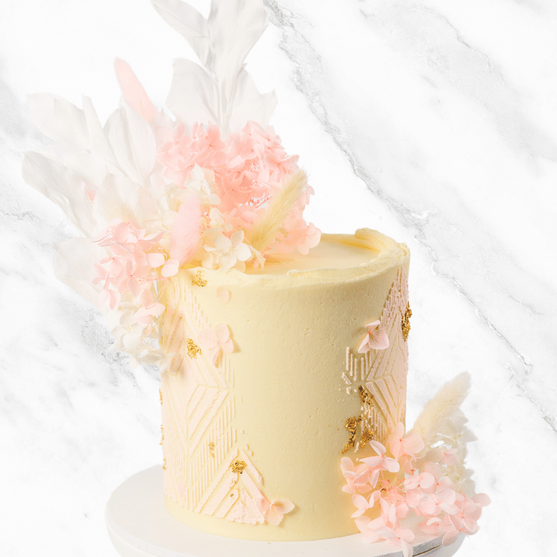 Pretty Elegant Flowers Cake