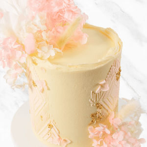 Pretty Elegant Flowers Cake