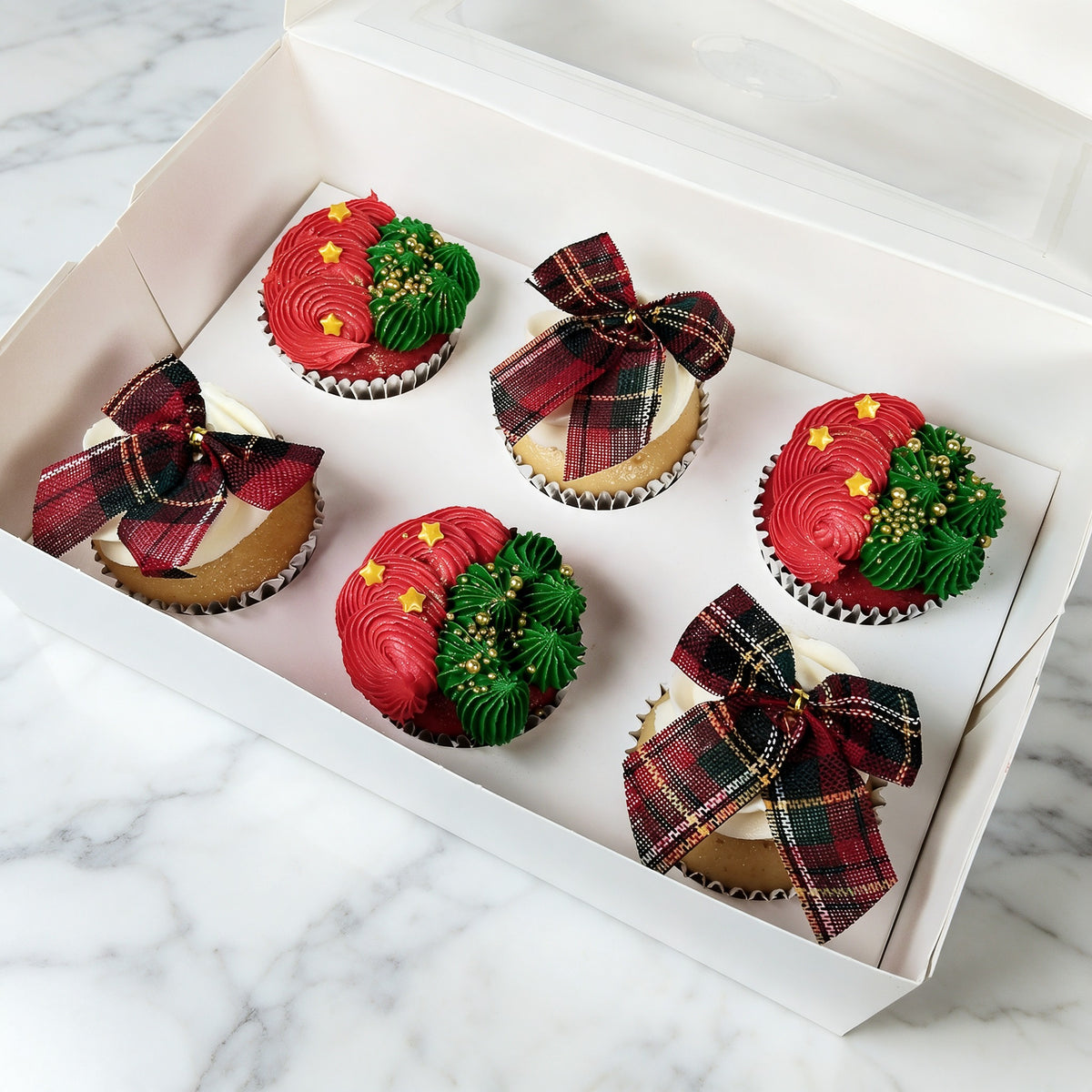 Christmas Classics Cupcakes (6)