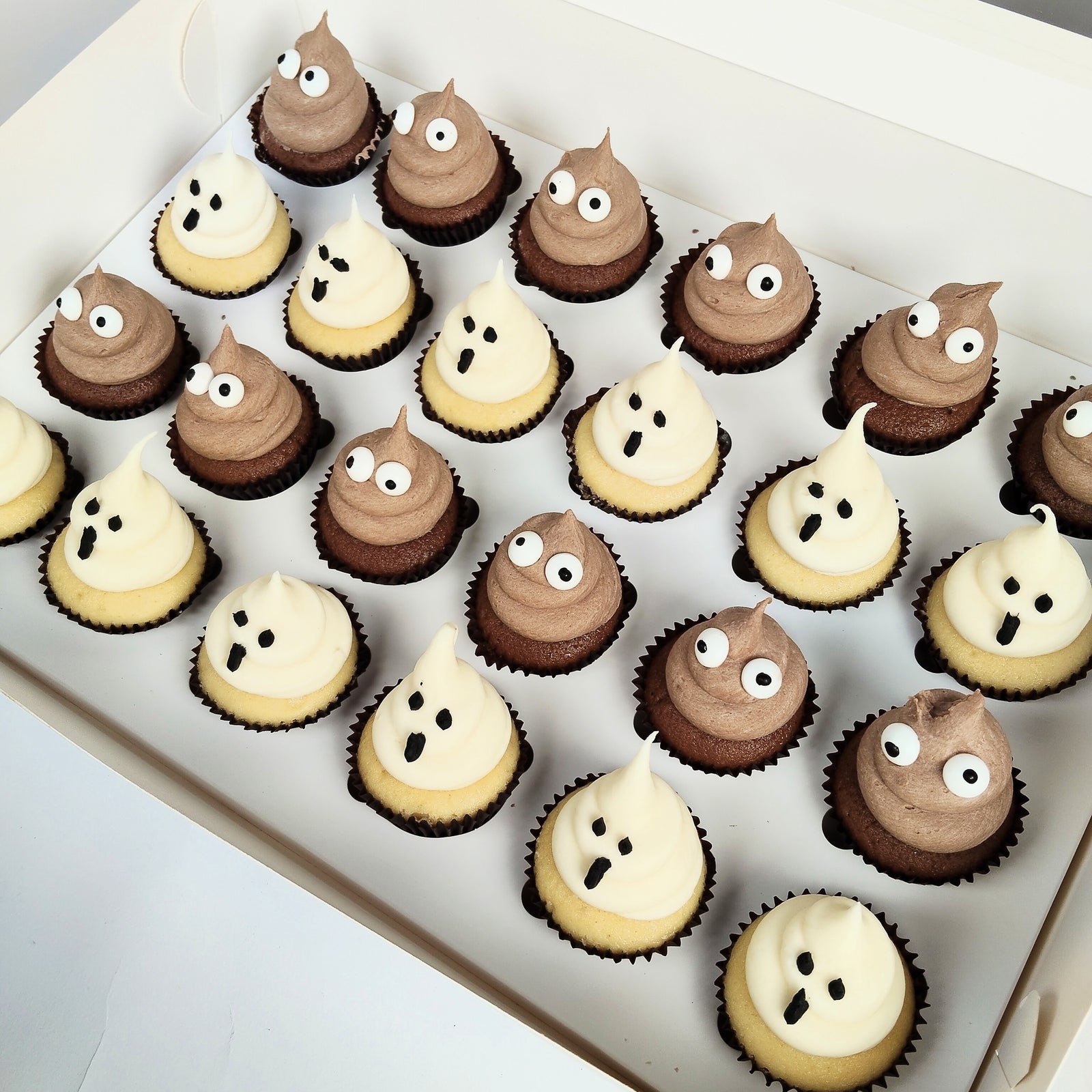 Poopy Ghost Mini Cupcakes (24)